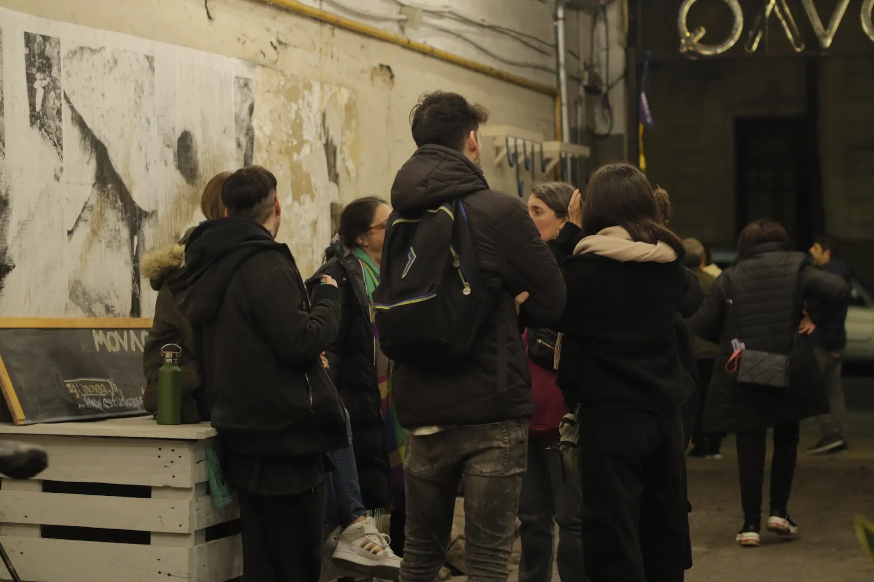 Encuentro social en un espacio de teatro
